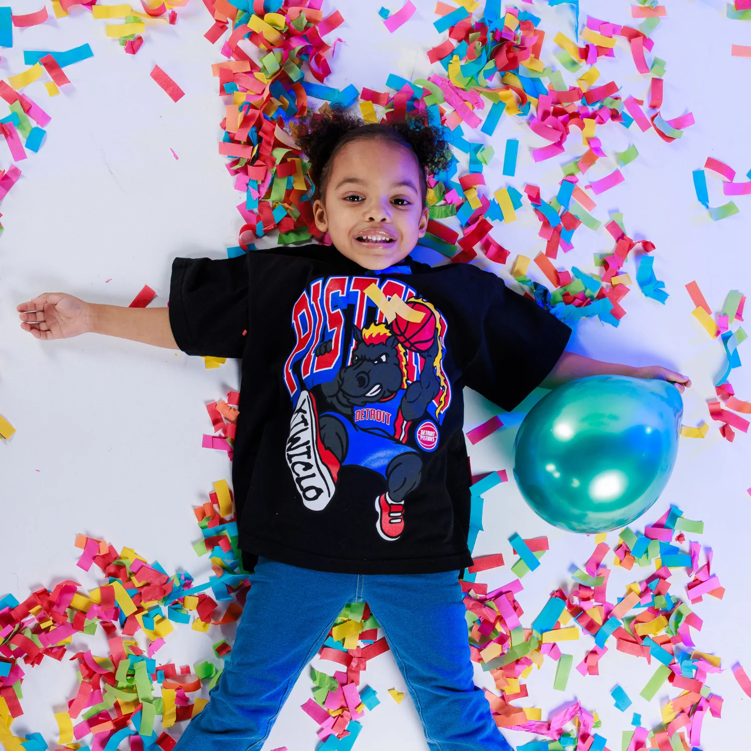 Youth Detroit Pistons x Kiwiclo Hooper's Birthday Dunk T-Shirt - Image 3